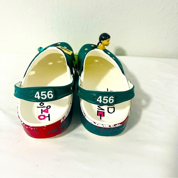 Crocs X Netflix Squid Game Classic Clog Mens Size 13 NWT Dark Green with Jibbitz - Picture 4 of 8
